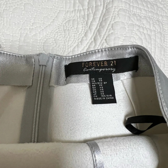 FOREVER 21 SILVER LEATHER MIDI SKIRT SizeXS - Picture 5 of 11